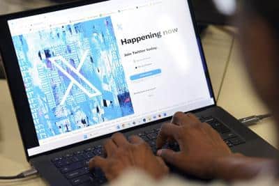 Elon Musk is removing Twitter Bird in favor of “X” computer with X on screen
